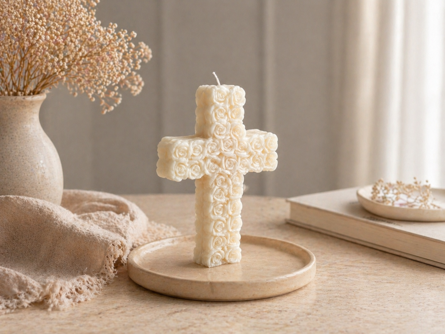 Vela Cruz de Rosas | Cera de soja con aroma Palo Santo